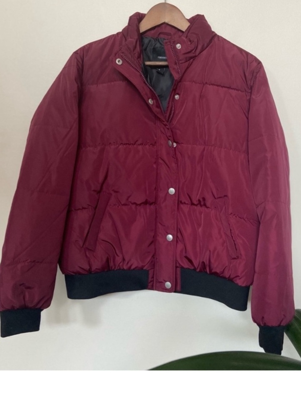 ☀️ Forever 21 ☀️ burgundy puffer jacket